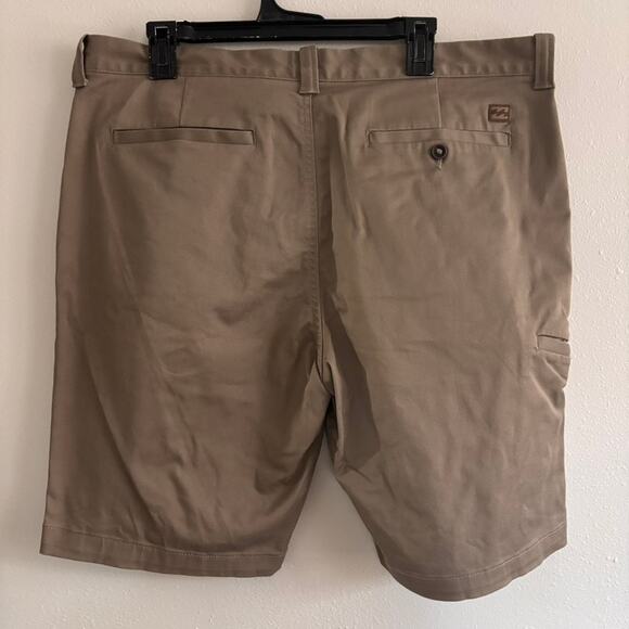 Billabong Dark Khaki Chino Shorts Men's 38 10" inseam Surf Skate Golf Casual - Picture 2 of 13
